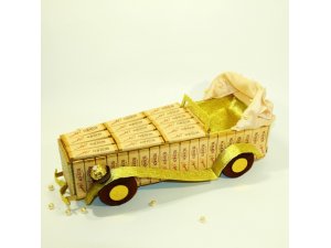 Машина из конфет №366